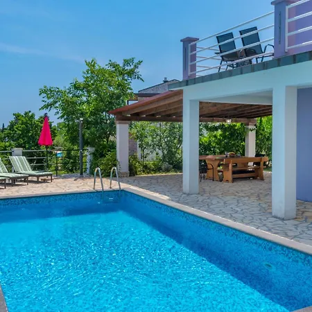 Ferienhaus Sandra, A Beautiful With Sea View And A Pool