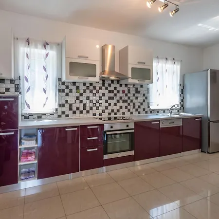 Sandra, A Beautiful With Sea View And A Pool * Drenje (Istria)