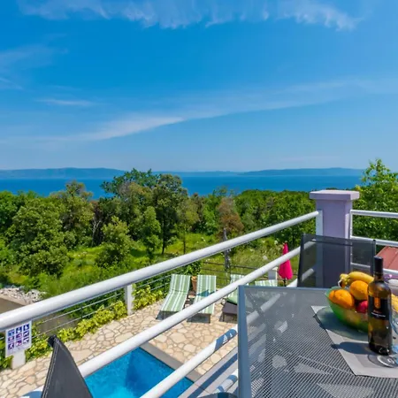 Ferienhaus Sandra, A Beautiful With Sea View And A Pool Drenje (Istria)
