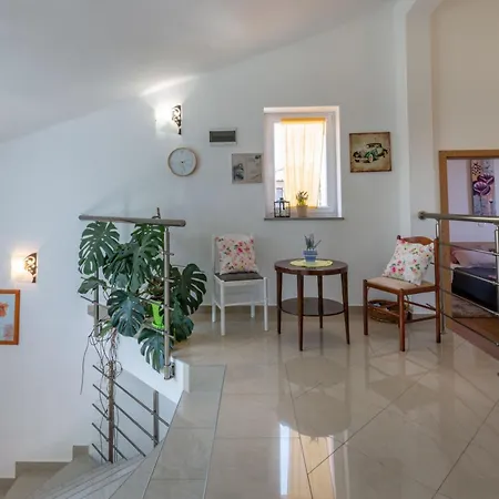 Ferienhaus Sandra, A Beautiful With Sea View And A Pool Drenje (Istria)