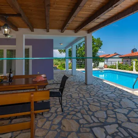 Vikendica Sandra, A Beautiful With Sea View And A Pool