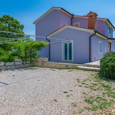 Casa vacanze Sandra, A Beautiful With Sea View And A Pool