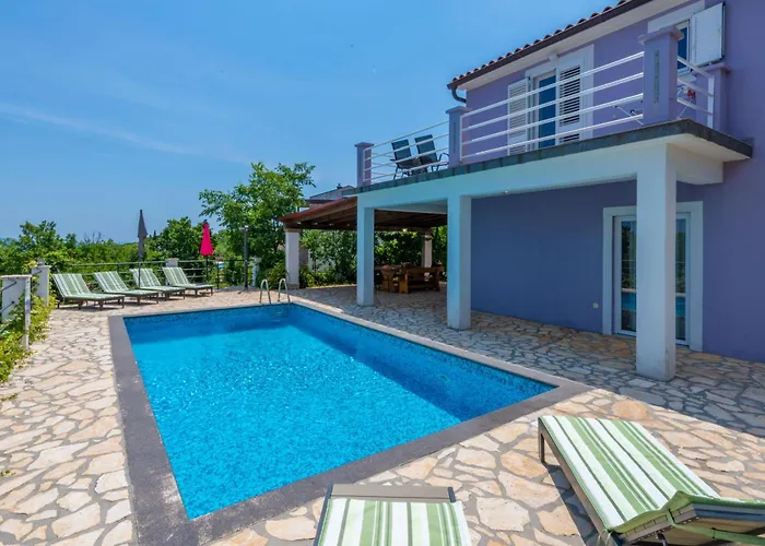 Sandra, A Beautiful With Sea View And A Pool Casa vacanze *