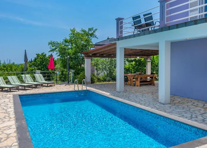 Casa vacanze Sandra, A Beautiful With Sea View And A Pool