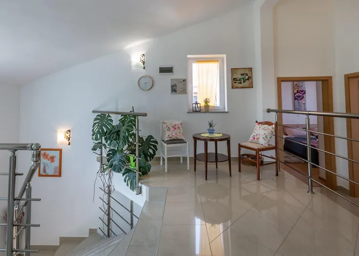 Casa vacanze Sandra, A Beautiful With Sea View And A Pool Drenje (Istria)
